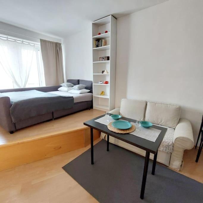 Centrum Studio Apartment With The Self-Check-In Bratislava Exteriör bild