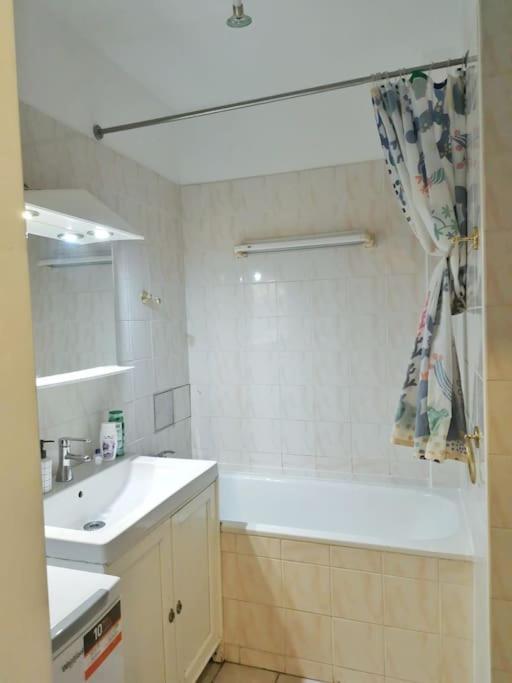 Centrum Studio Apartment With The Self-Check-In Bratislava Exteriör bild