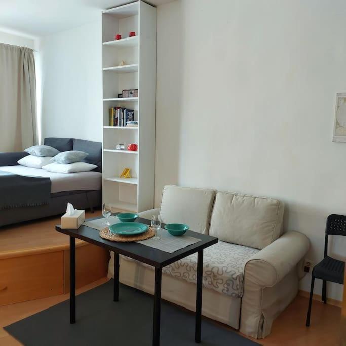 Centrum Studio Apartment With The Self-Check-In Bratislava Exteriör bild